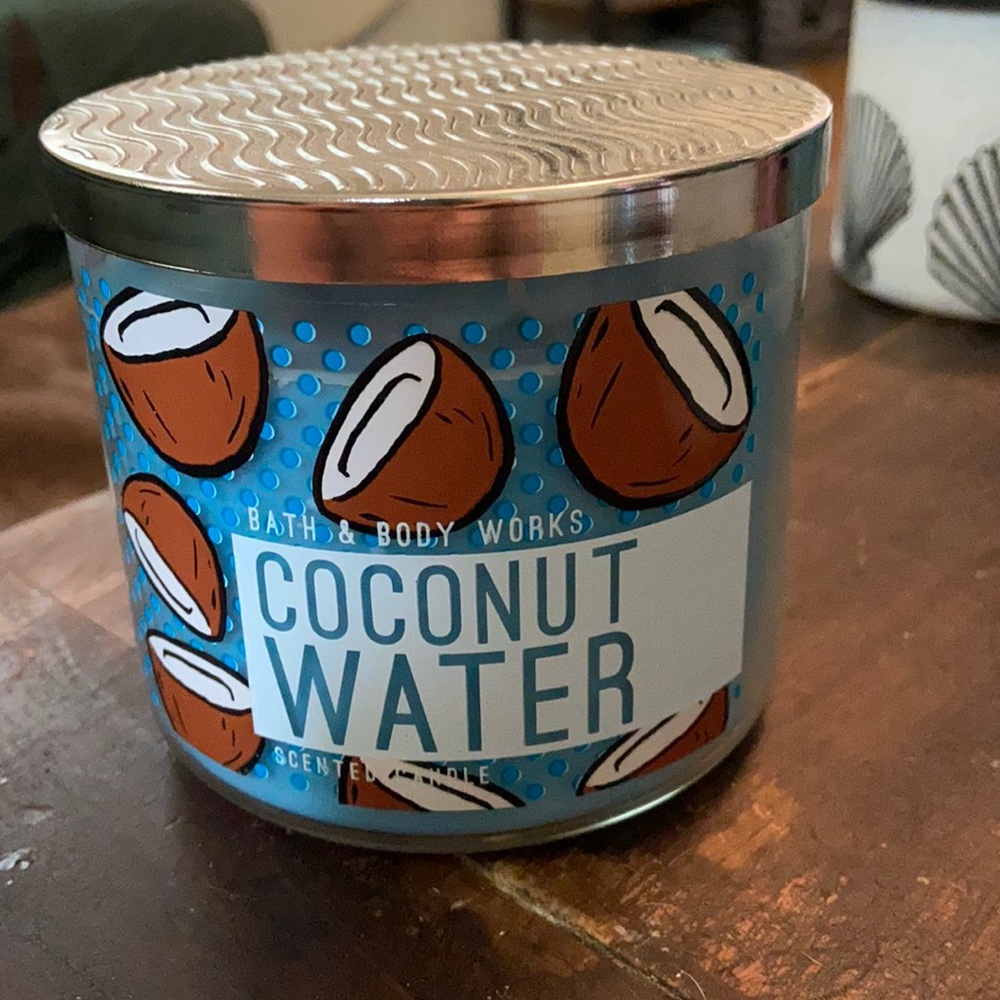 Coconut water candle
